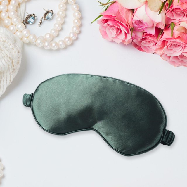 parche para ojos para dormir, cubierta para sombra de ojos con correa ajustable, compresa en frío, blinder, sombreado transpirable, parche ligero para , fernando dormir con los ojos vendados Fernando antifaz verde oscuro, vista frontal centrada de seda satín contorneada con correas elásticas ajustables a ambos lados, textura lisa, tamaño aproximado 20 cm x 10 cm; indicado para bloquear la luz al dormir y uso en viaje o siesta.