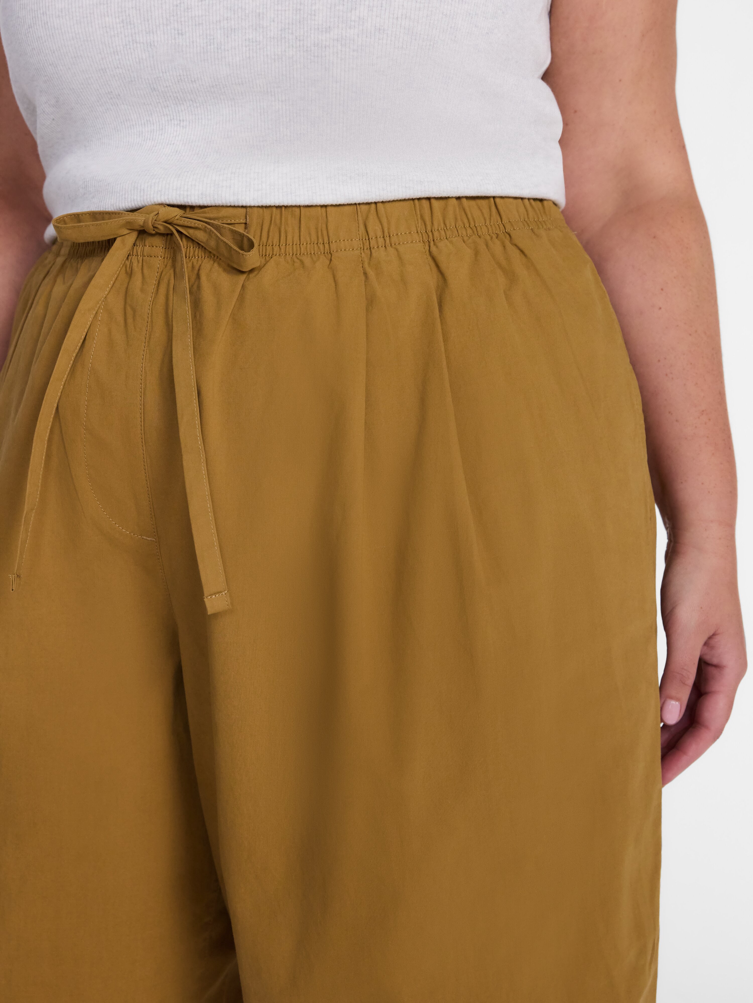 Terra & Sky Women's Plus Cropped Barrel Drawstring Pants, Sizes- 0X-5X