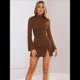 thumbnail image 5 of Vestido de Mujer con Mangas Largas Cruzadas, Volantes, Dobladillo Ajustado, Abertura, Cuello Medio Alto, Falda Corta, Cintura Ajustada. Café L, 5 of 9