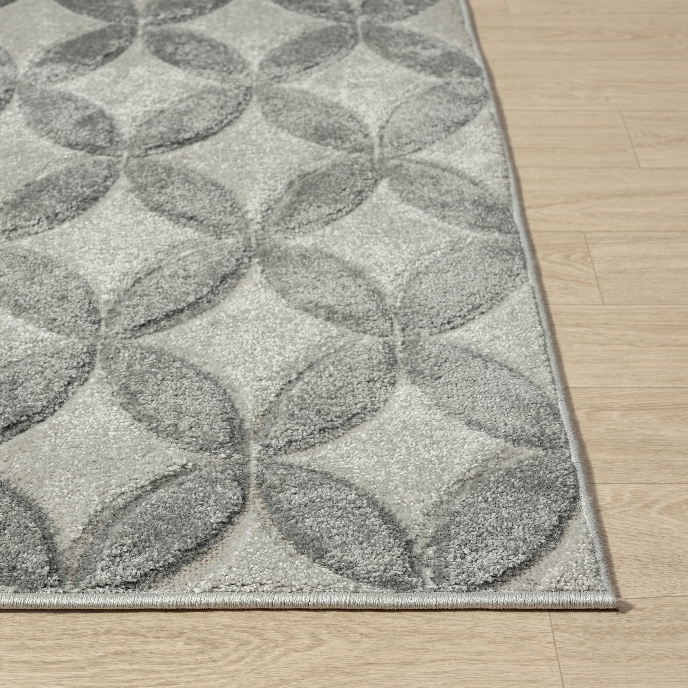 Grey Carved Petals Indoor Area Rug, High-Low Pile, Better Homes & Gardens, 30" x 46"