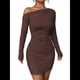 thumbnail image 2 of Vestido de Cóctel Mini Ajustado con Volantes, Mangas Largas y Hombros Descubiertos para Mujer Café XL, 2 of 10