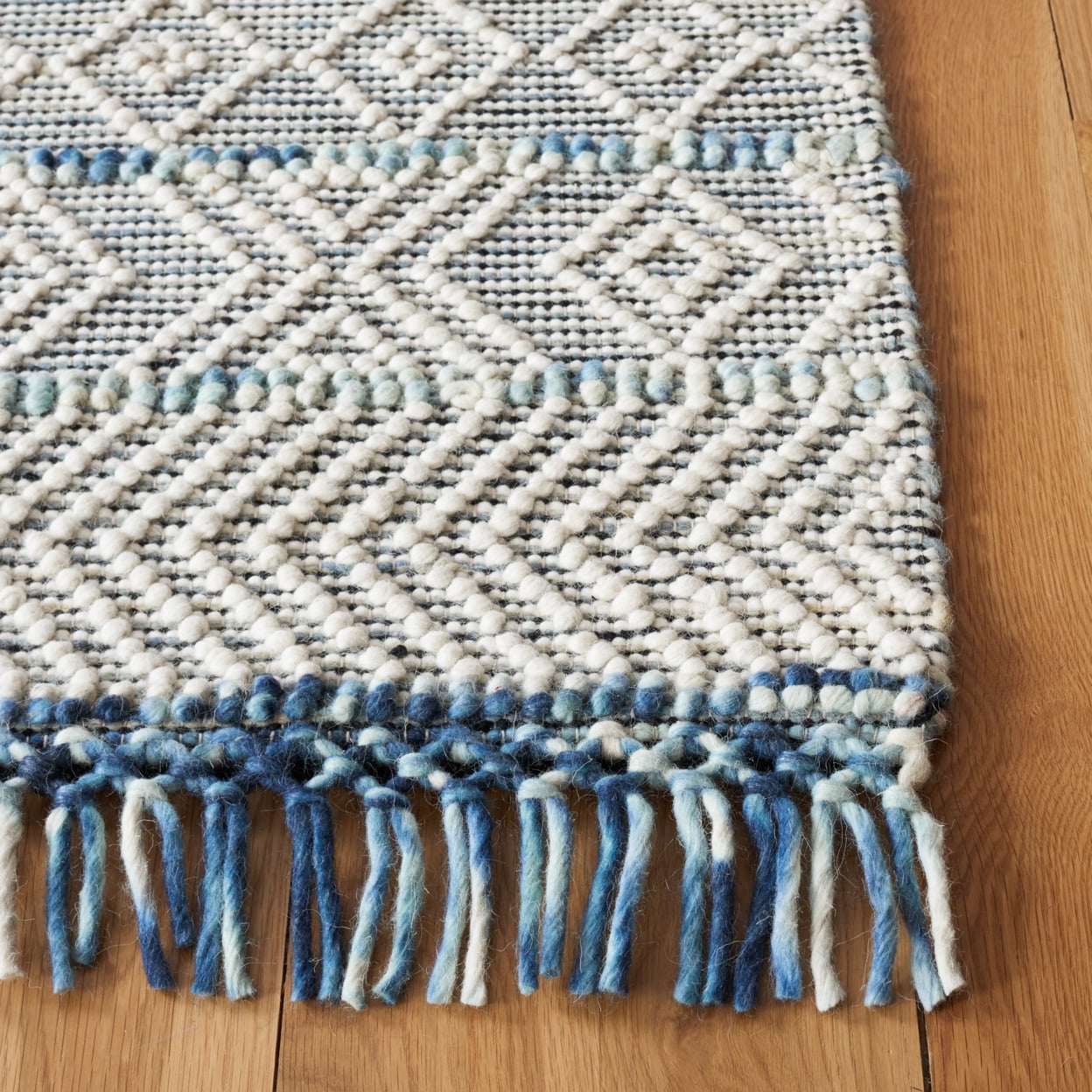 SAFAVIEH Natura Dimitar Geometric Area Rug, Ivory/Blue, 6' x 6' Square