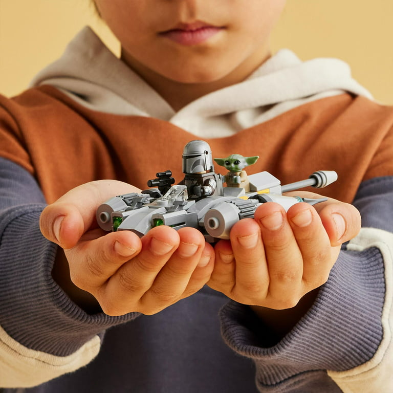 NEW LEGO Santa Yoda minifigure - Star Wars Made Of Genuine LEGO