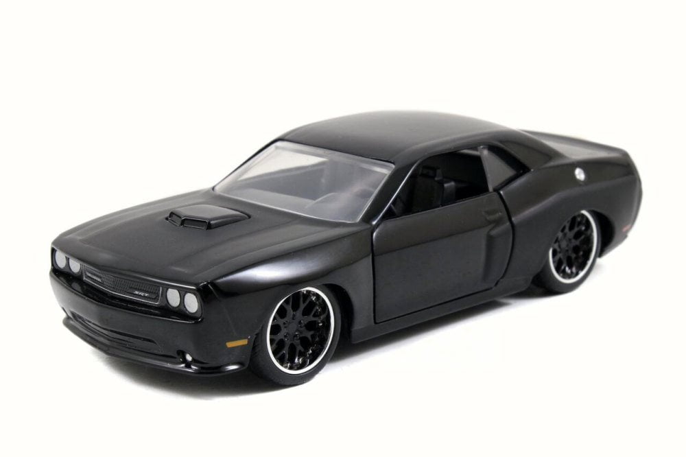 dom's dodge challenger srt8