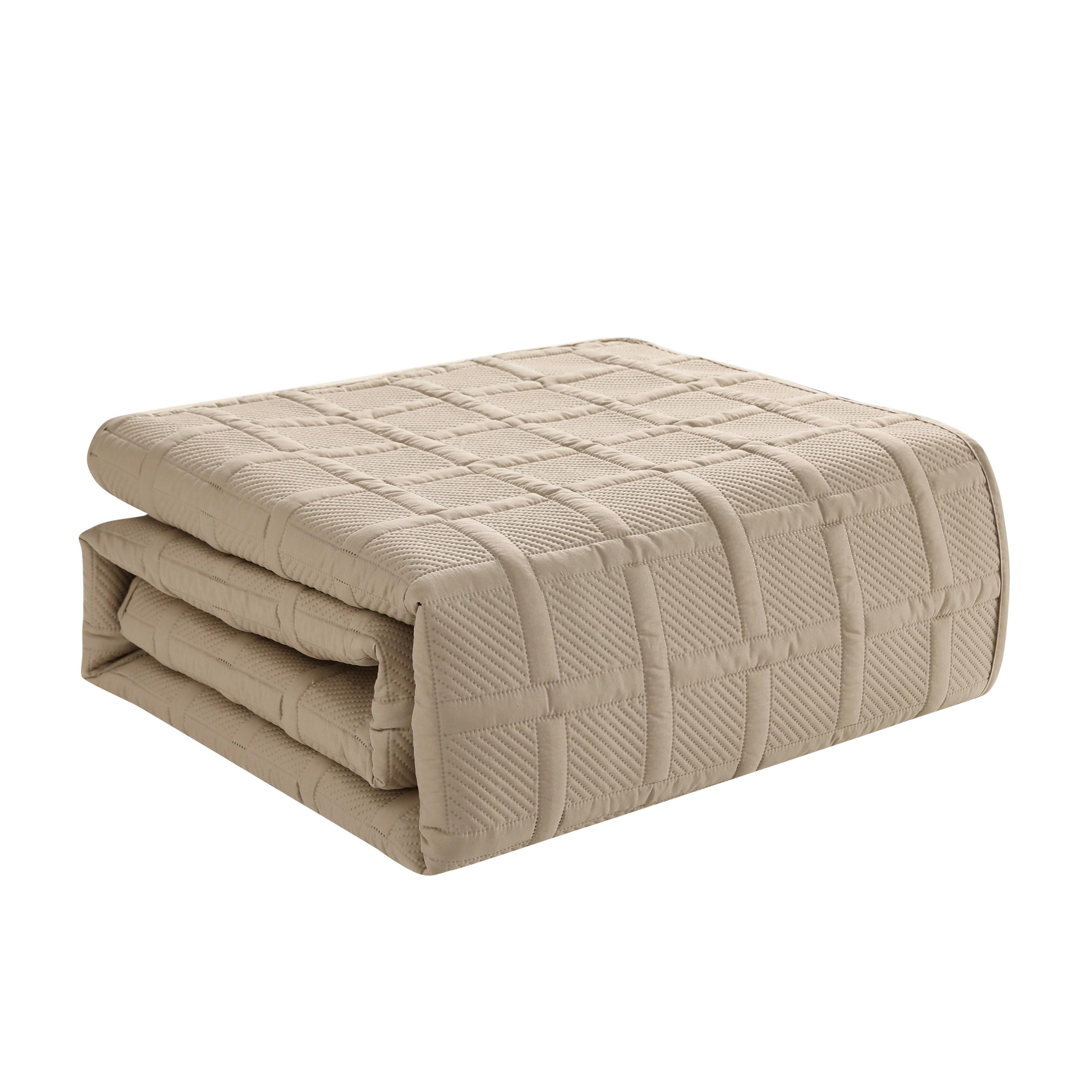 VCNY Home Square 3-Piece Taupe Textured Grid Pinsonic Quilt Set, Full/Queen, Adult, Unisex