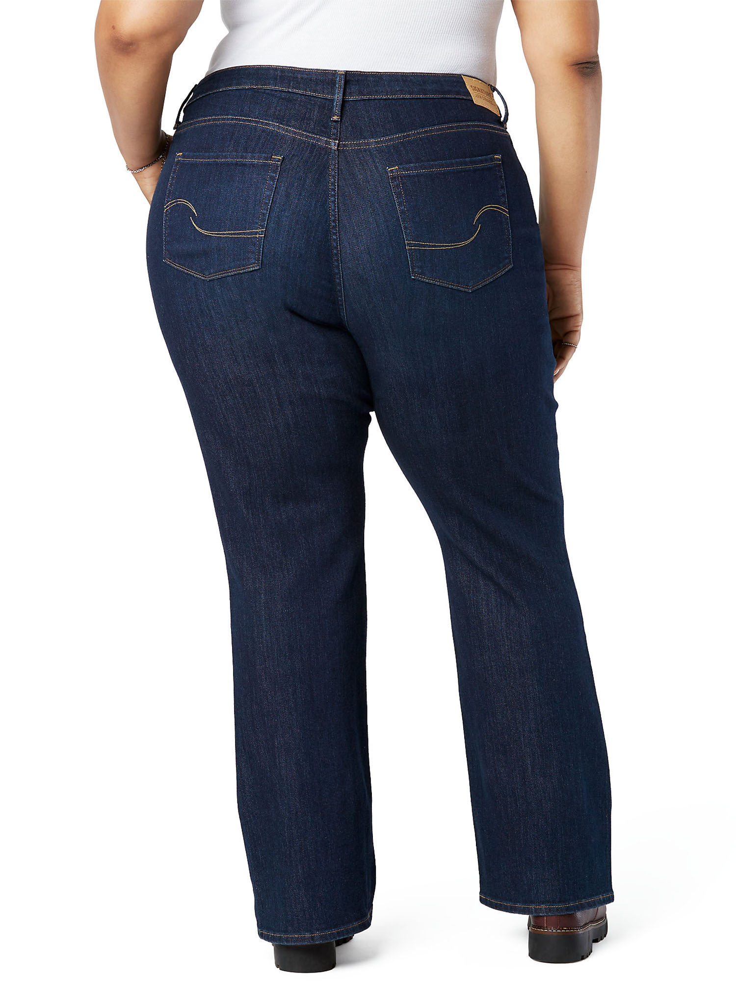Signature by Levi Strauss & Co. Women's and Women's Plus Modern Bootcut Jeans - image 2 of 4