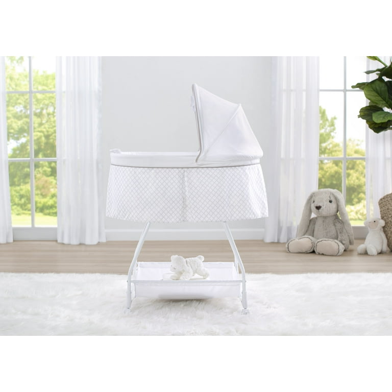 Delta Children Deluxe Soothing Dreams Bassinet Grey Lattice