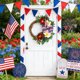 thumbnail image 5 of Corona Patriótica de Flores Artificiales con Diseño de Bandera, Girasol y Peonía para La Puerta Principal, La Pared o La Decoración Del Porche. Corona de Tela Hecha a Mano para El Día de La Independe, 5 of 6