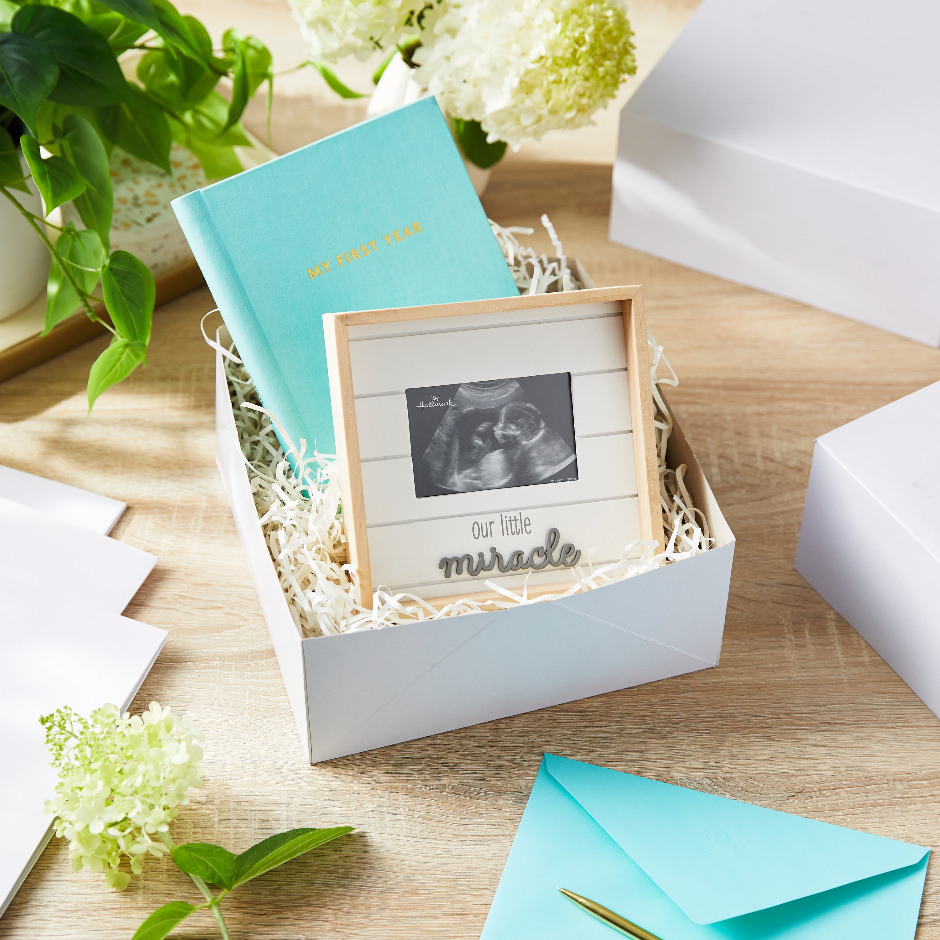 Hallmark 3-Pack Gift Box Bundle (White Square)
