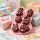thumbnail image 4 of Molde de silicona para hornear pastel de zanahoria con forma de conejito de Pascua | Diseño 3D para cupcakes, postres y decoración de Pascua | Apto para alimentos, flexible y fácil de limpiar |, 4 of 6