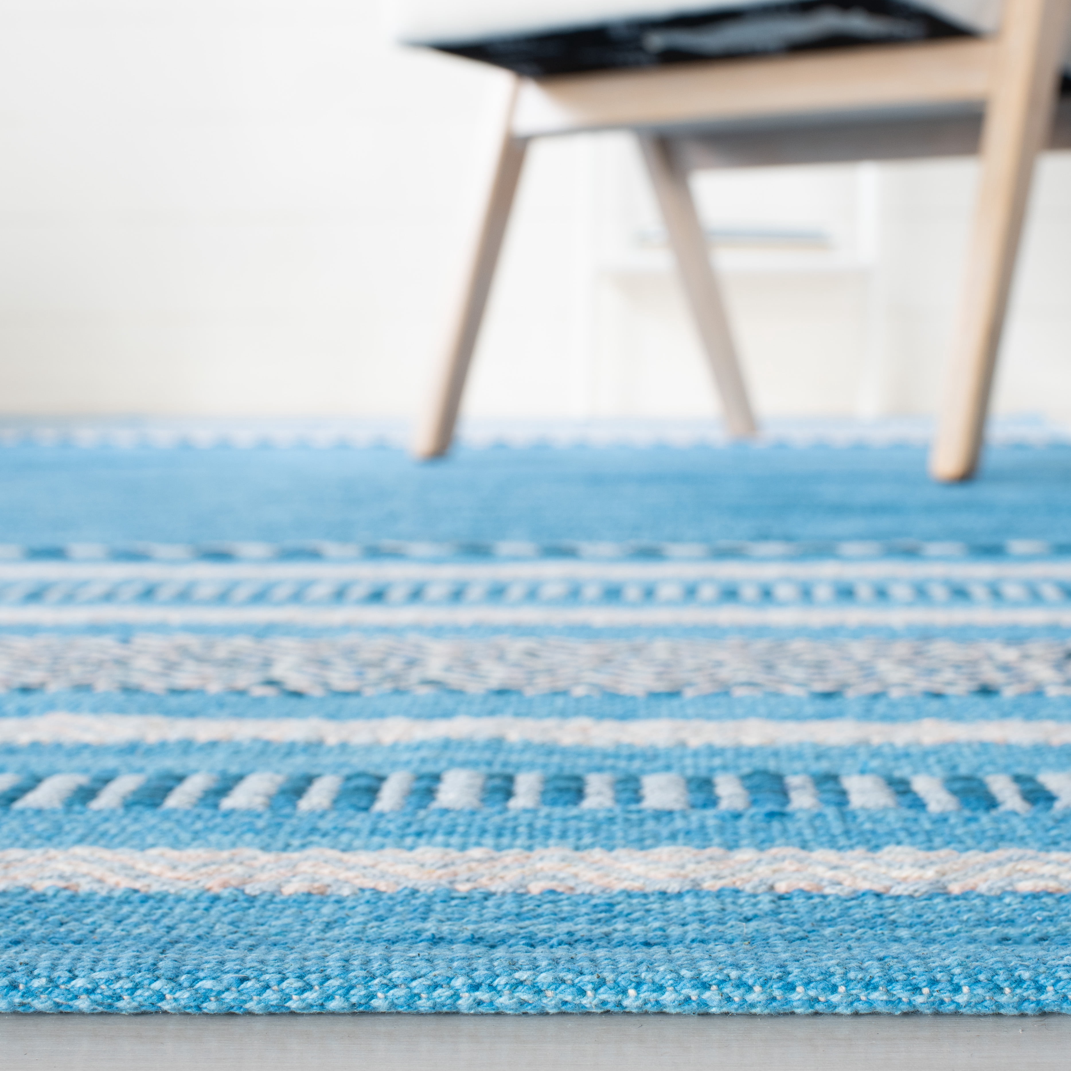 SAFAVIEH Montauk Ben Striped Cotton Area Rug, Blue/Grey, 4' x 6'