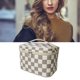 thumbnail image 2 of Bolsa de maquillaje de gran capacidad con cremallera brillante, bolsa de cosméticos de viaje con asa resistente para viajes al aire libre, cuadros grises y blancos, 2 of 5