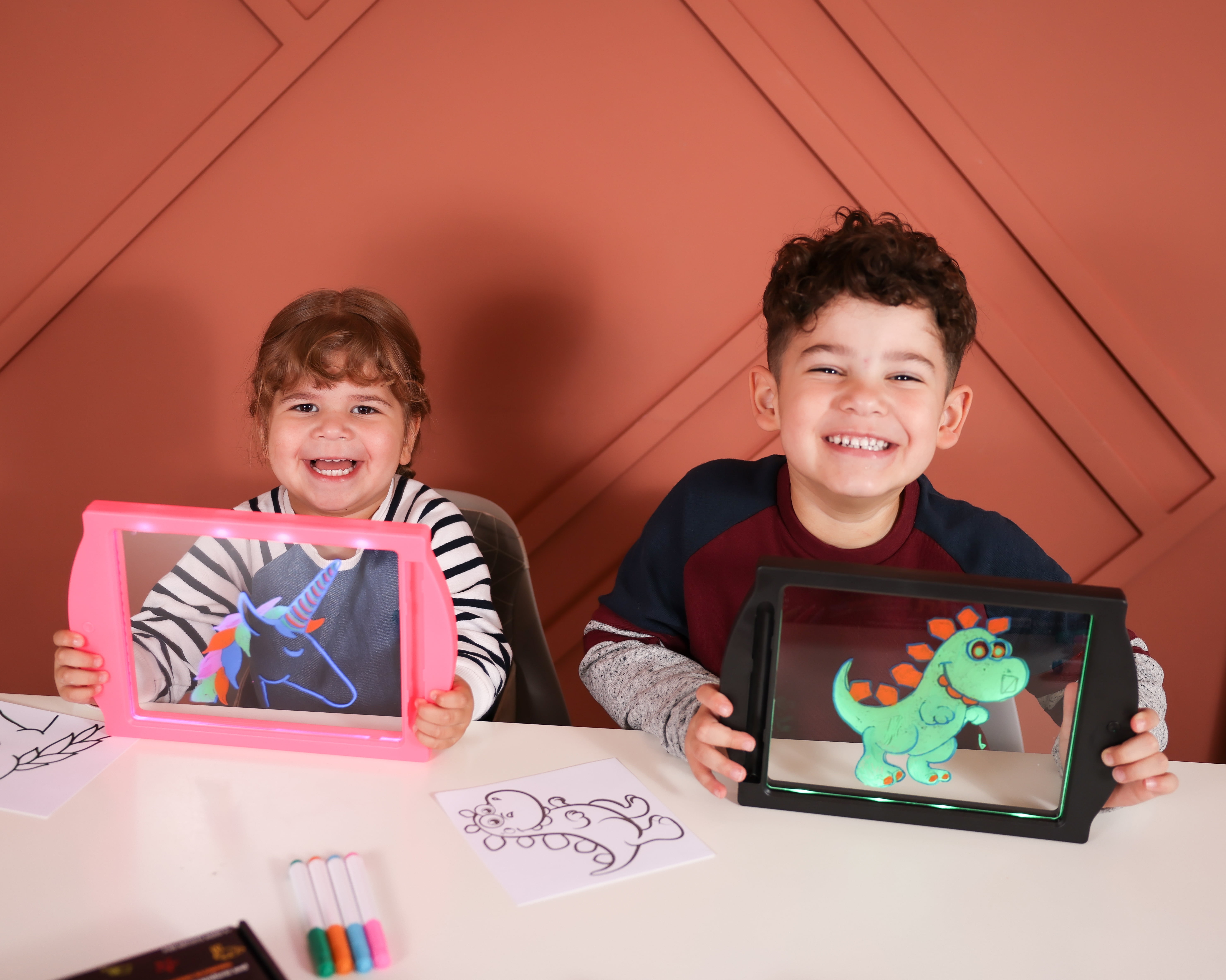 Marvin's Magic - Glow Art Unique Craft Kit  Light Up Kids Art Set  Includes Neon Effect Drawing Board with A Built-in Stand and 4 Fluorescent Magic Pens - Pink