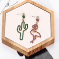 thumbnail image 2 of Pendientes asimétricos colgantes con diseño de flamenco y cactus con diamantes de imitación huecos, joyería para mujeres, hombres, niñas y niños., 2 of 5