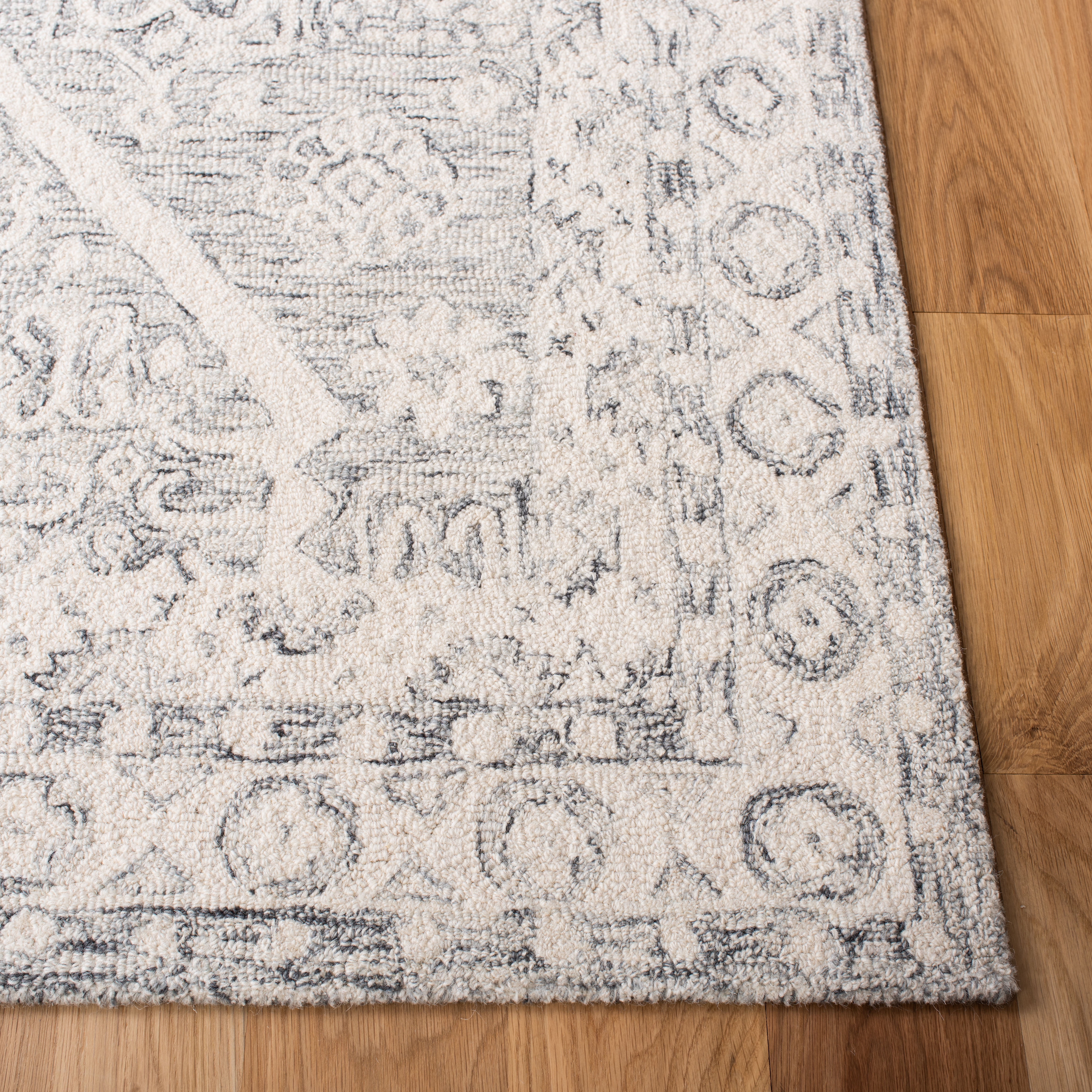 SAFAVIEH Micro-Loop Robina Floral Area Rug, Charcoal/Ivory, 10' x 14'