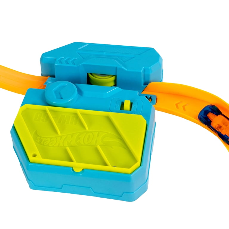 Hot Wheels Stunt Tracks Neon Speeders Tornado Jump Crash Track Set