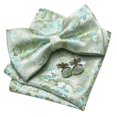 thumbnail image 3 of Conjunto de pajarita Barry.Wang con estampado floral verde salvia y seda azul claro, 3 of 7
