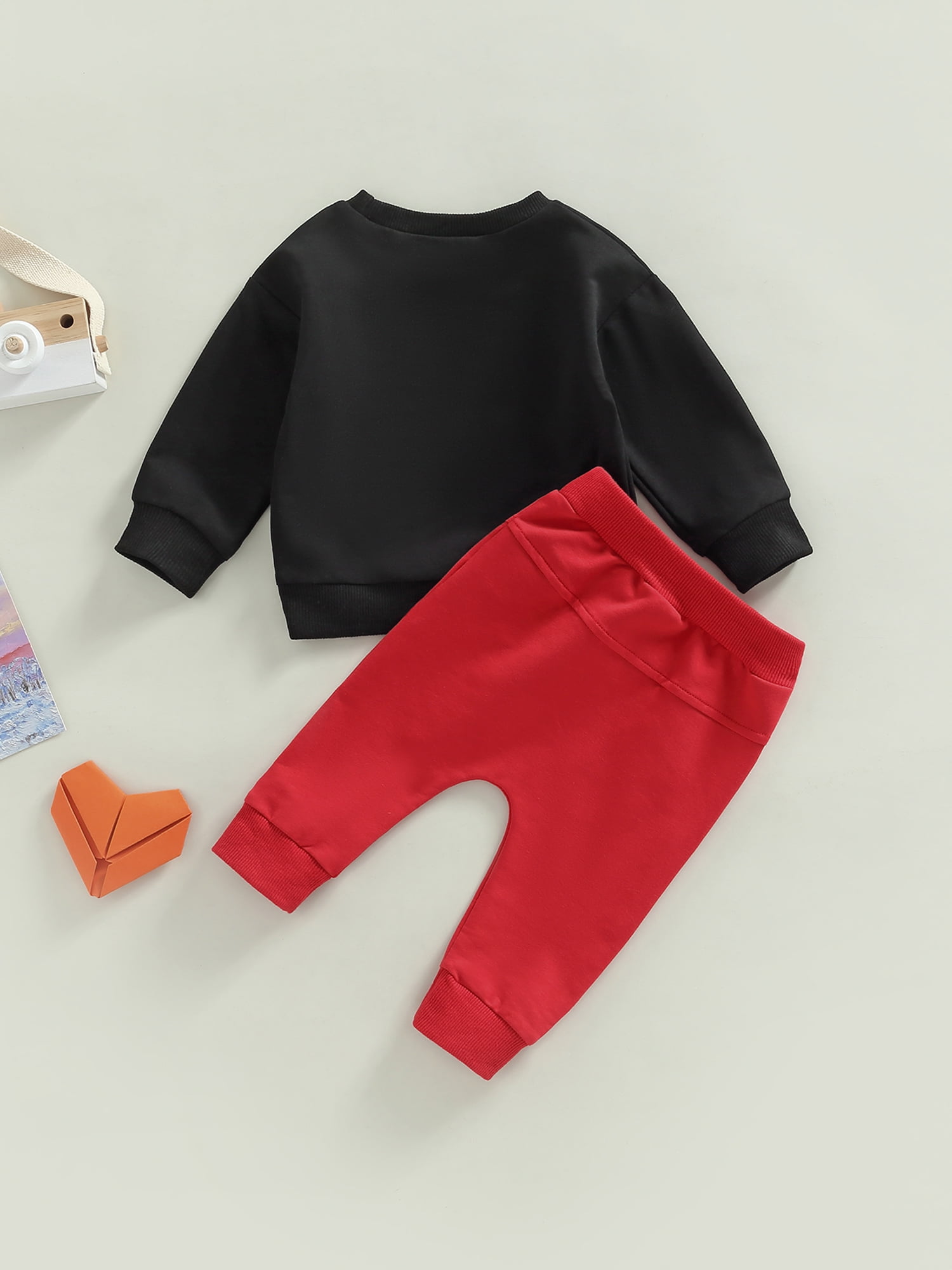 2pcs Toddler Boy Letter Allover Print Pullover Sweatshirt and Black Pants Set