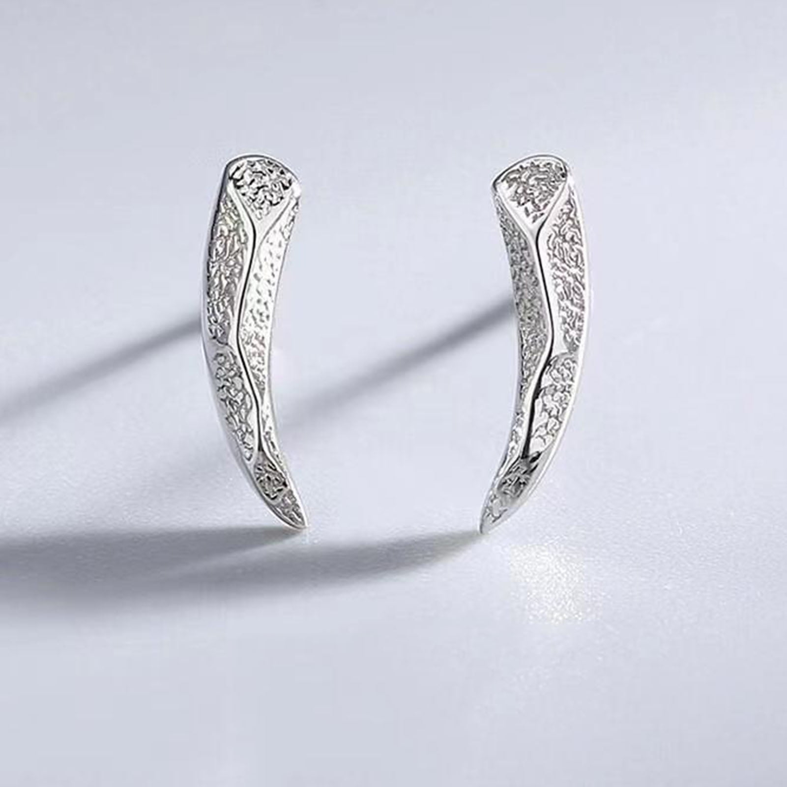 Hesroicy Ear Studs Punk Hip Hop Detachable 2-Claw Hook Hesroicy Ear Studs Punk Hip Hop Detachable 2-Claw Hook