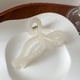 thumbnail image 2 of Qarigey Accesorio de garra para el pelo con lazo de temperamento grande para mujer, pinzas de tiburón acrílicas para niñas, pasadores de Accesorio para el cabello Blanco, 2 of 6