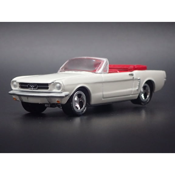 Open Box 1965 65 FORD MUSTANG CONVERTIBLE WHITE 1:64 SCALE DIORAMA DIECAST MODEL CAR
