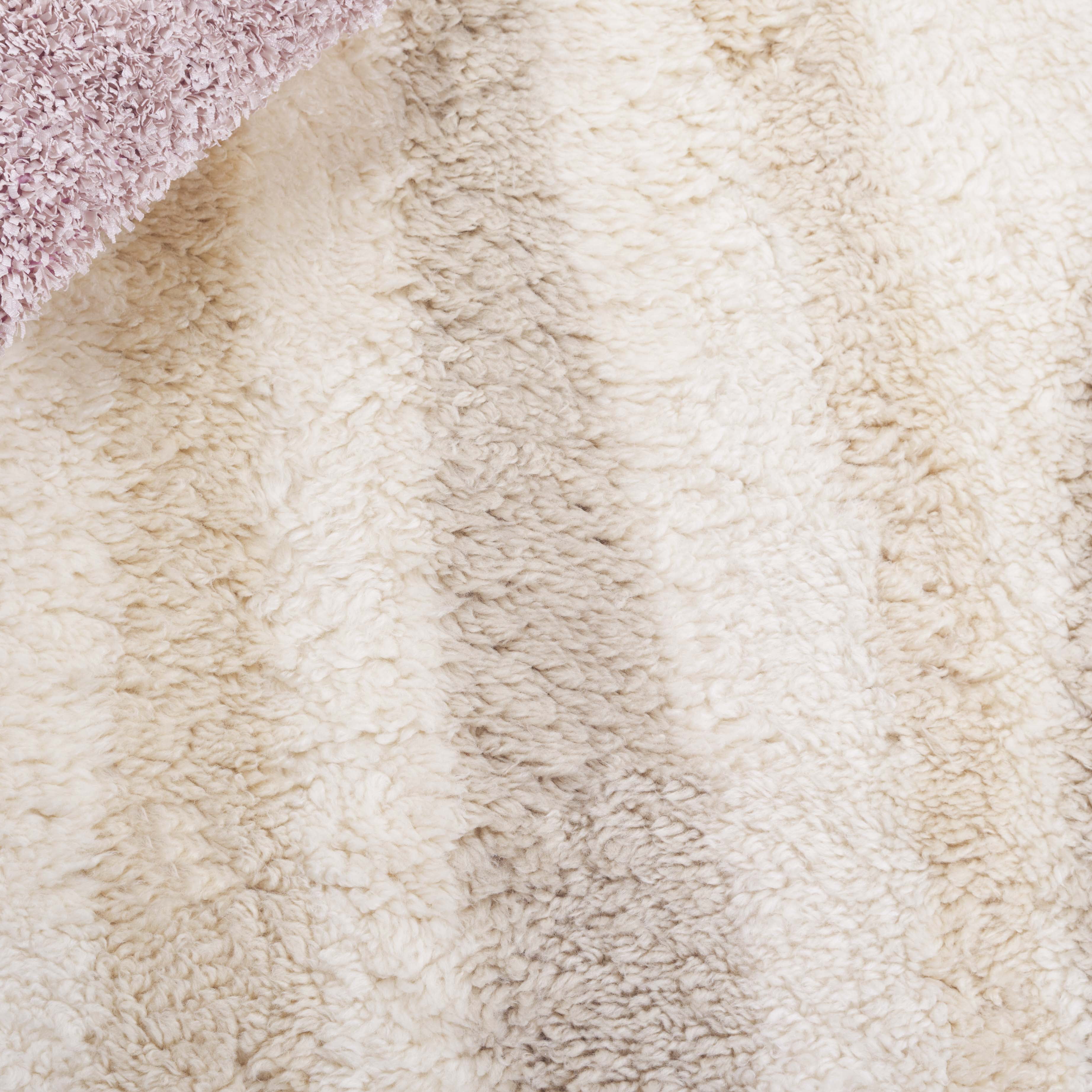 SAFAVIEH Casablanca Leo Wavy Striped Wool Runner Rug, Ivory/Beige, 2'3" x 8'