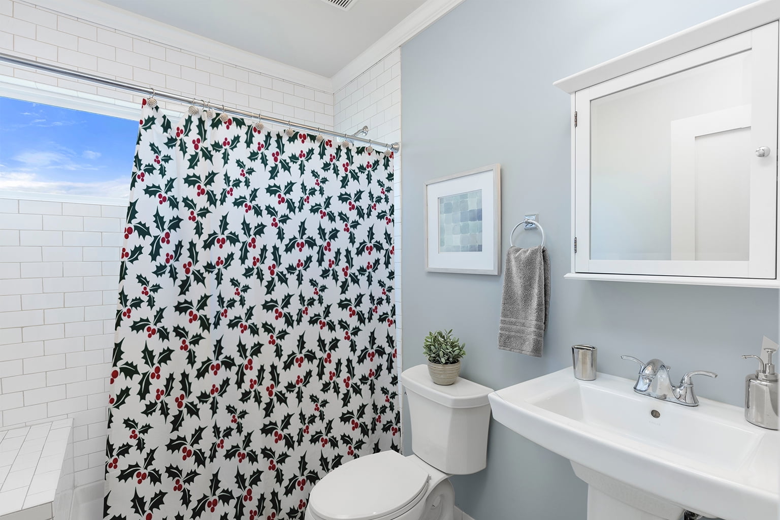 Simply Daisy 70" W x 73" L Holly Bush Polyester Shower Curtain, Christmas Green [1 Ct]
