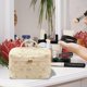 thumbnail image 3 of Neceser de gran capacidad con compartimento floral pequeño y acolchado, con bonitas flores, 3 of 4