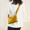 thumbnail image 1 of Bolso de hombro compuesto, transpirable, para mujer, almohada, bandolera, viaje de compras de nailon (amarillo), 1 of 6
