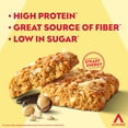 thumbnail image 3 of Barra de proteína horneada suave Atkins sabor vainilla y macadamia, 15 g de proteína, 3 of 4