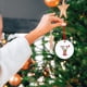 thumbnail image 4 of Decoraciones Del Árbol de Navidad con 26 Letras Del Alfabeto, Rojo Acrílico Fawn Colgante Ornamentos para el Hogar, Decoración Personalizada Del Árbol de Navidad para la Temporada de Vacaciones, 4 of 4