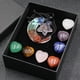 thumbnail image 4 of Conjunto de combinación de chakras de cristal, colgante hexagonal de cristal rosa, caja de regalo colorida, 4 of 7