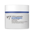 thumbnail image 1 of Crema de Día Anti-Edad No7 Lift & Luminate Triple Acción SPF 30 Hidratante con Péptidos de Hibisco y, 1 of 9
