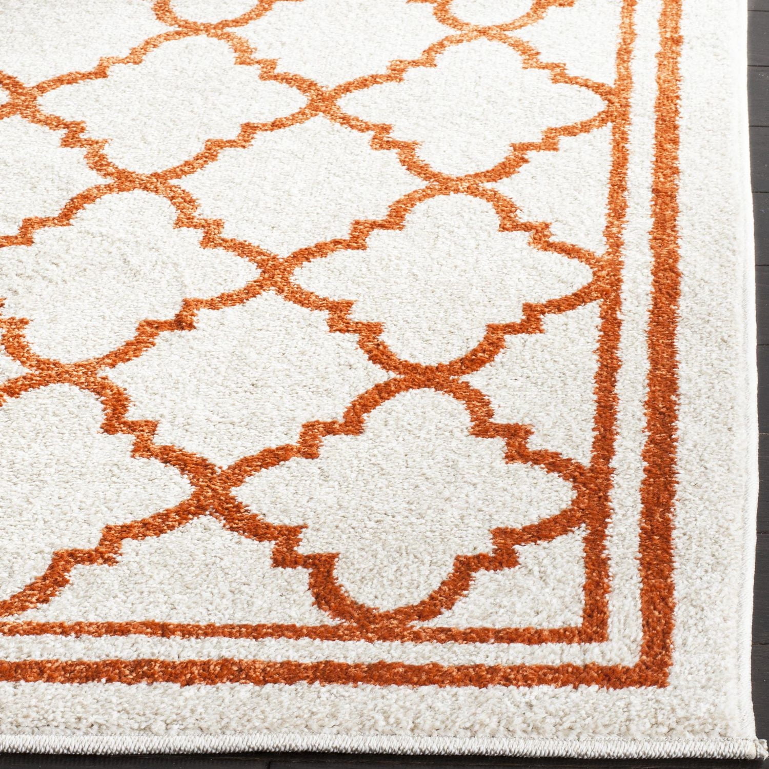 SAFAVIEH Amherst Trina Geometric Area Rug