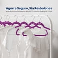 thumbnail image 3 of Ganchos de Terciopelo Premium Serenelife, Ahorradores de Espacio, Resistentes, con Gancho Metálico Giratorio de 360°, para Trajes, Pantalones y Vestidos, Morado, Pack 30, 3 of 6