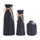 thumbnail image 5 of Juego de 3 jarrones de cerámica con diseño de flores minimalistas y modernos. Negro, 5 of 9