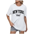 thumbnail image 1 of Camiseta informal de manga corta con hombros descubiertos y estampado de letras en inglés para mujer., 1 of 4