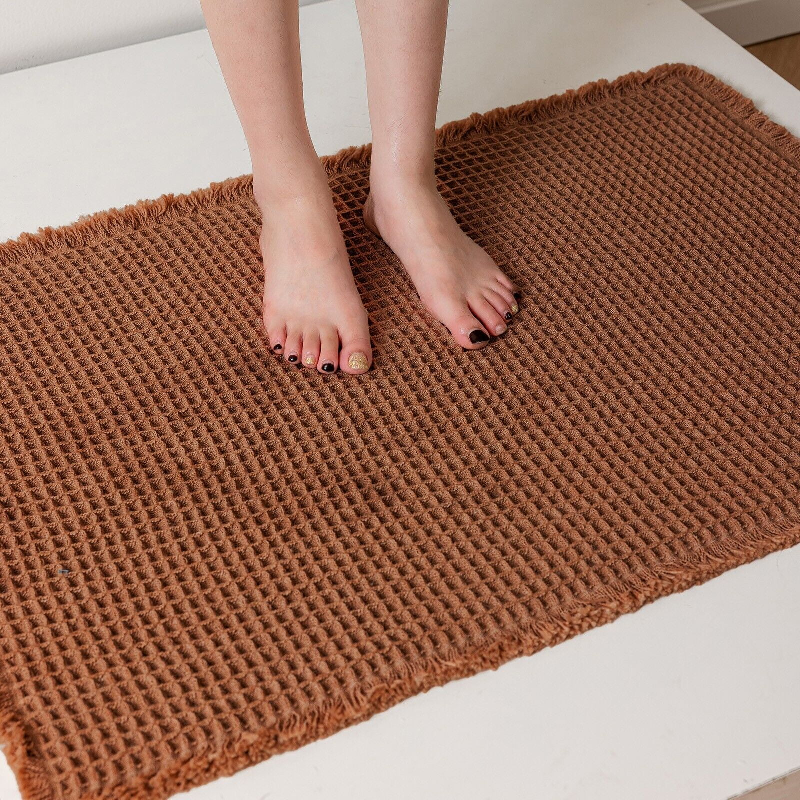 TOPCHANCES Non Slip Bath Mat, Waffle Woven Bathroom Mat, Super Absorbent Shower Mat Bathtub Mat, Front Door Mat with Tassels (23*35 in, Coffee)