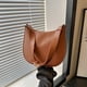 thumbnail image 3 of Bolso Versátil para Mujer Kuymtek Hombro Clásico Bandolera Retro Color Sólido Gran Capacidad, 3 of 9