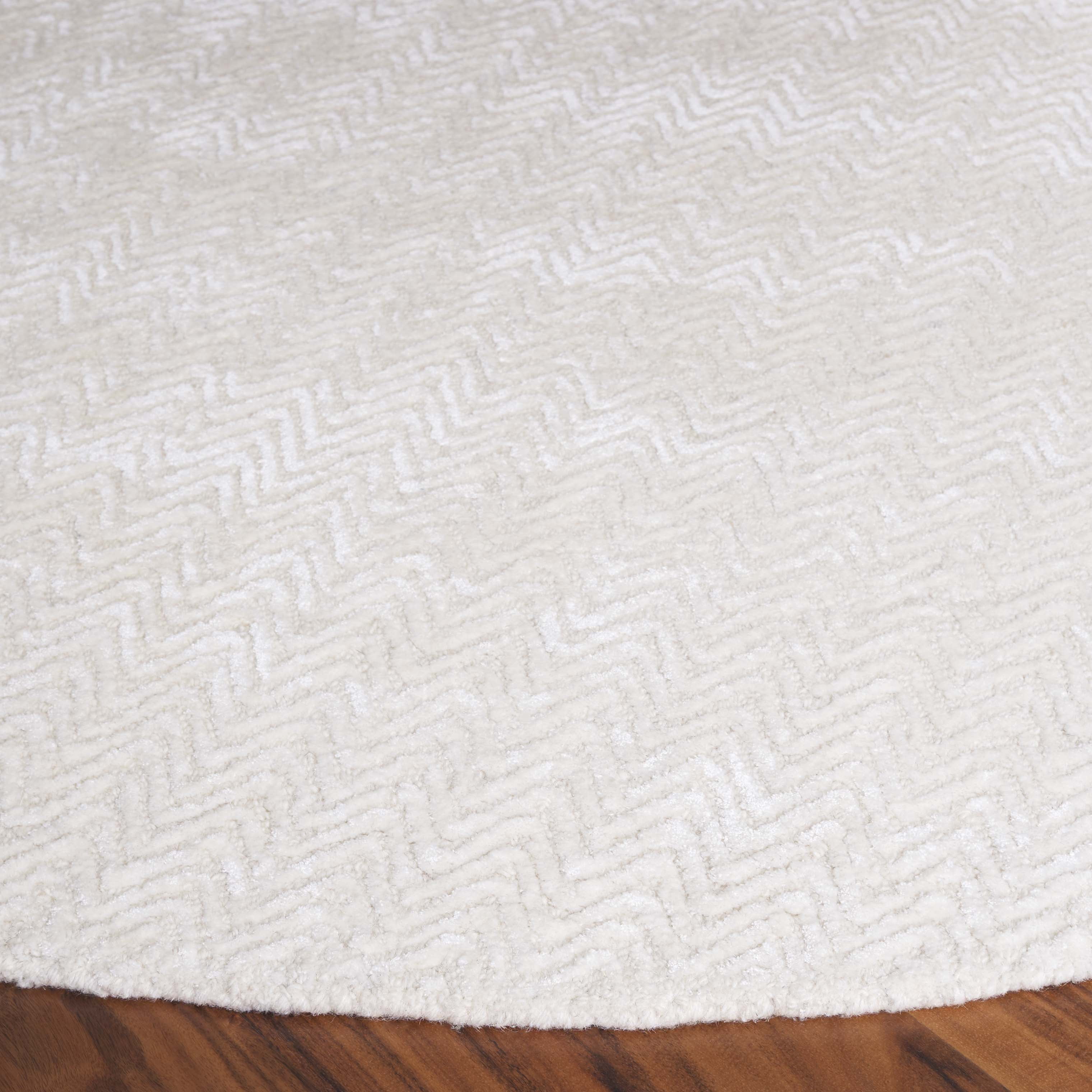 SAFAVIEH Glamour Flanagan Wavy Striped Area Rug, Ivory, 6' x 6' Round
