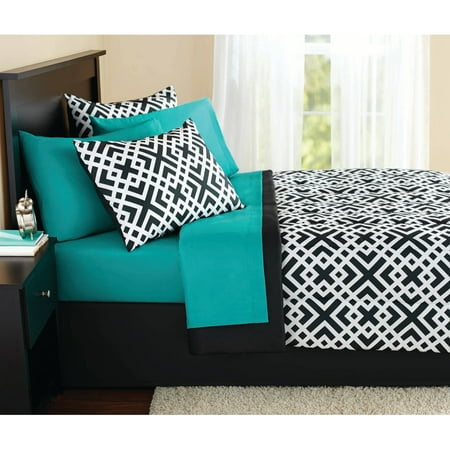 Mainstays Interlocking Geo Bed in a Bag Coordinated