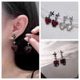 thumbnail image 2 of Pendientes de aguja de plata con forma de corazón de melocotón y estrella de cuatro hombres, dulce, fresco, rojo oscuro, con piedra de amor, pendientes plisados de diamantes, 2 of 5
