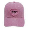 thumbnail image 1 of Gorra de béisbol lisa de algodón con parche bordado en forma de corazón deshilachado, 1 of 4
