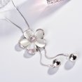 thumbnail image 2 of Collar con colgante de cristal blanco, collar largo de suéter, joyería de moda para mujeres y niñas (collar de flores de 5 pétalos) JM JM, 2 of 4