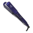 thumbnail image 1 of Ion Titanium Gator Plancha plana digital de 1-1/4 pulgadas para alisar, rizar o voltear el cabello Calienta hasta 450 F Pantalla digital Doble voltaje, 1 of 2