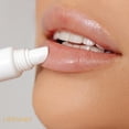 thumbnail image 2 of Tratamiento labial, hidratante y voluminizador LipSmart Ultra Hydrating, 2 of 8