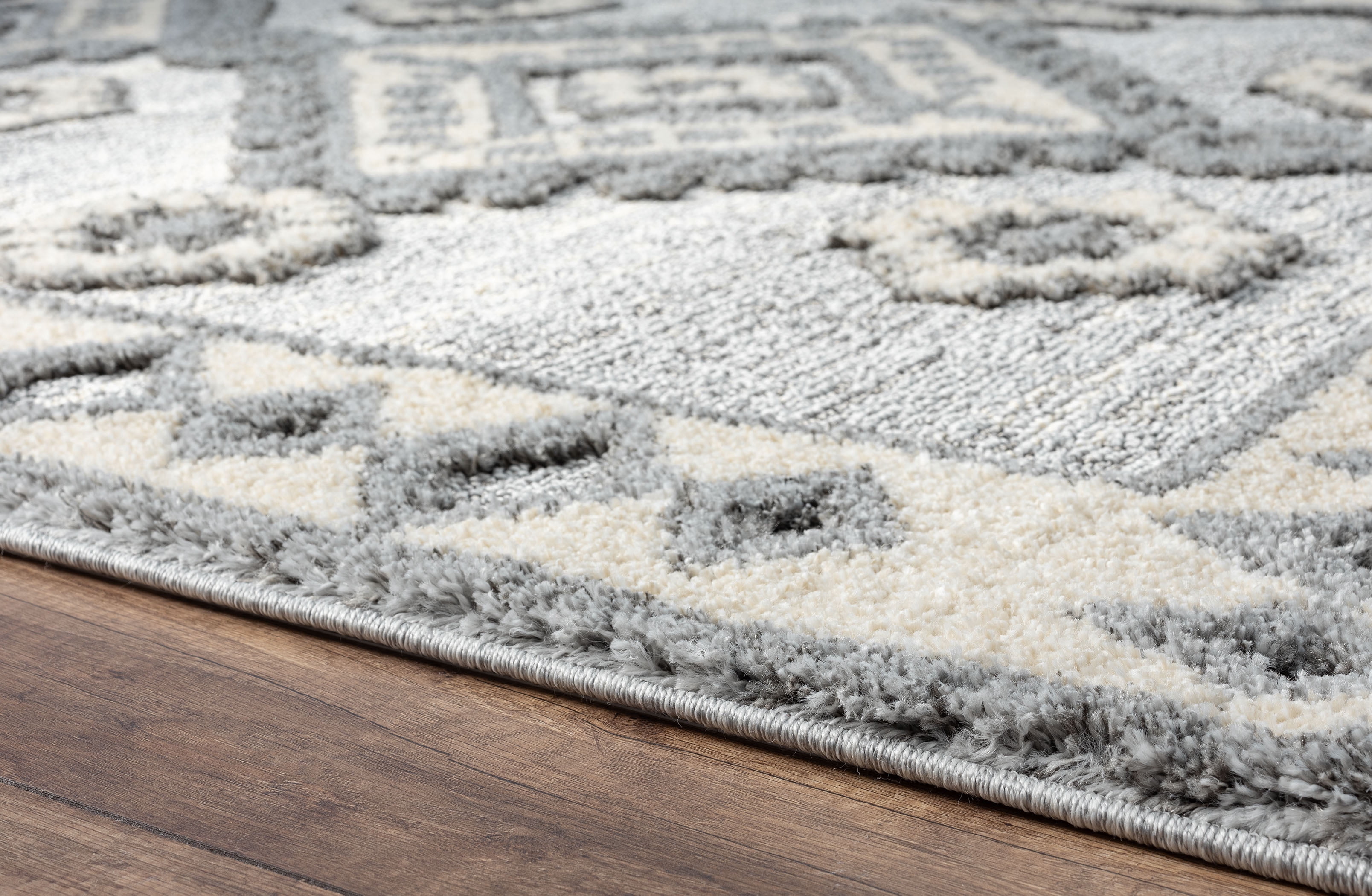 United Weavers Decorah Sitka Transitional Border Accent Rug, Grey, 1'10" x 3'