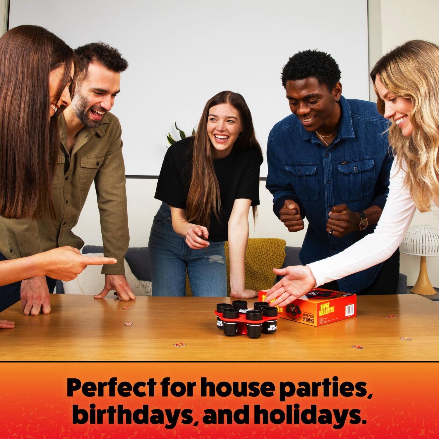 Shot Roulette : Le jeu à boire avec roue de roulette par Buzzed pour adultes, comprend 1 roue de roulette, 6 verres et 12 jetons