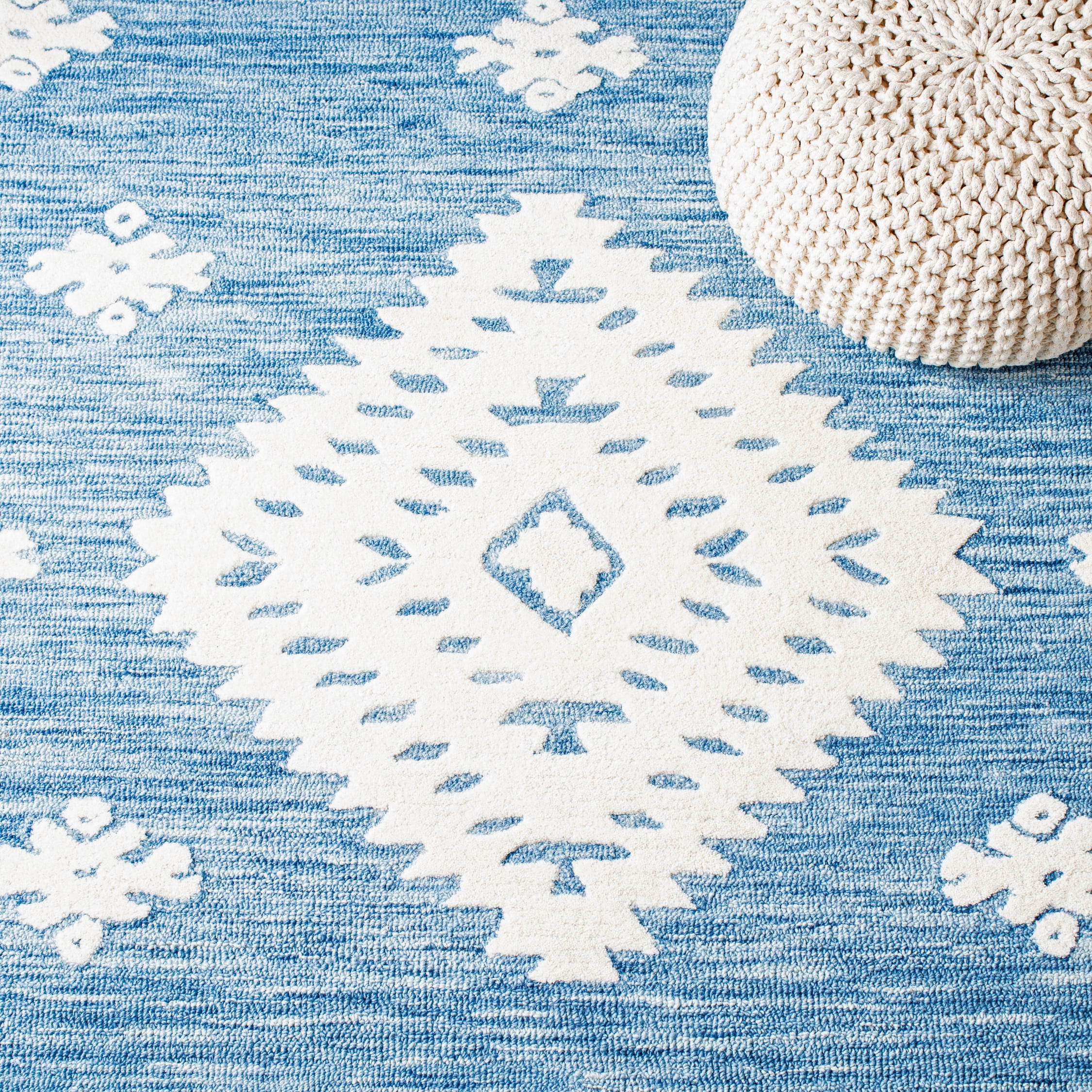 SAFAVIEH Aspen Kerry Geometric Runner Rug, Blue/Ivory, 2'3" x 9'