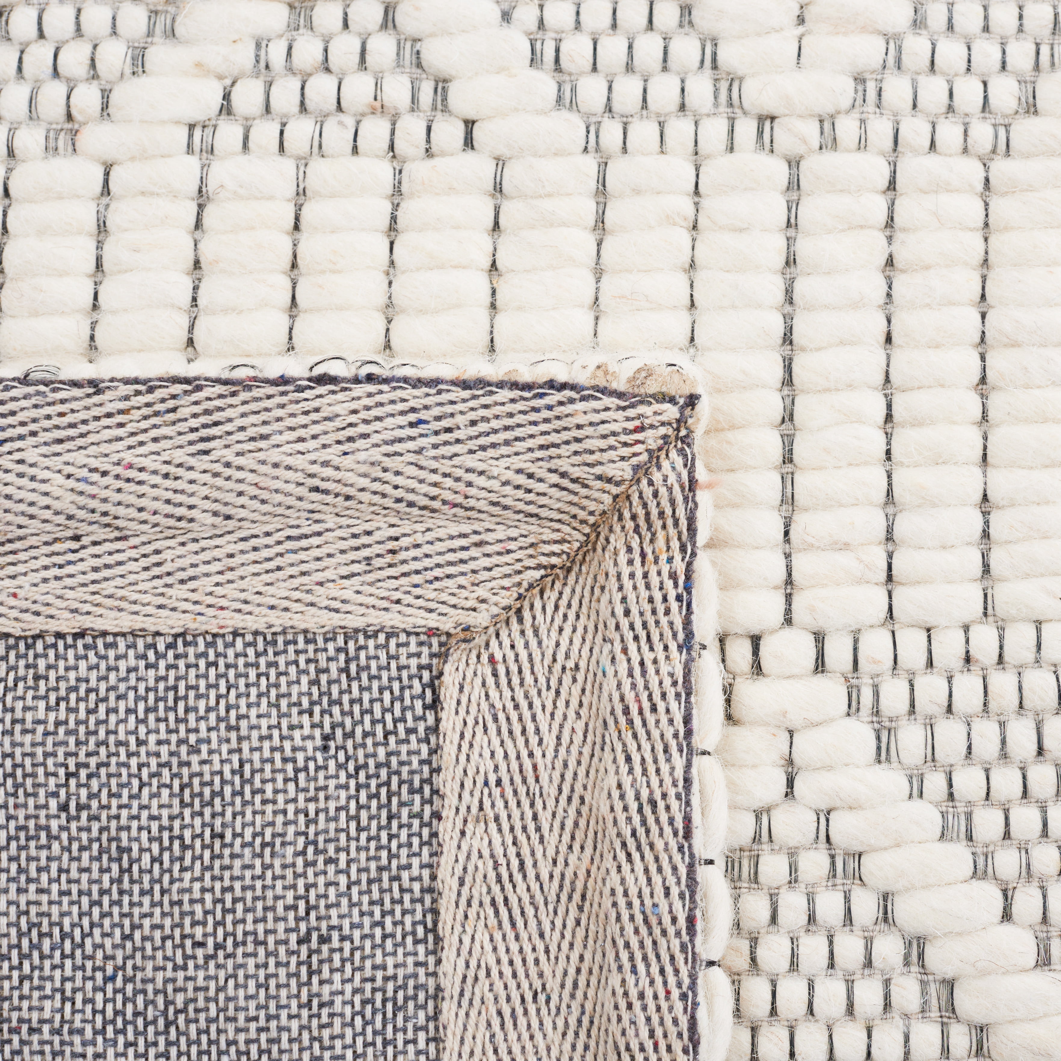 SAFAVIEH Marbella Chase Geometric Area Rug, Ivory/Beige, 6' x 6' Round
